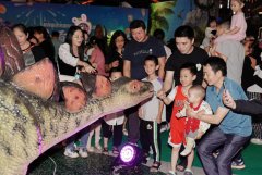 一代静态展现的仿实恐龙实现了‘坐起来’ 